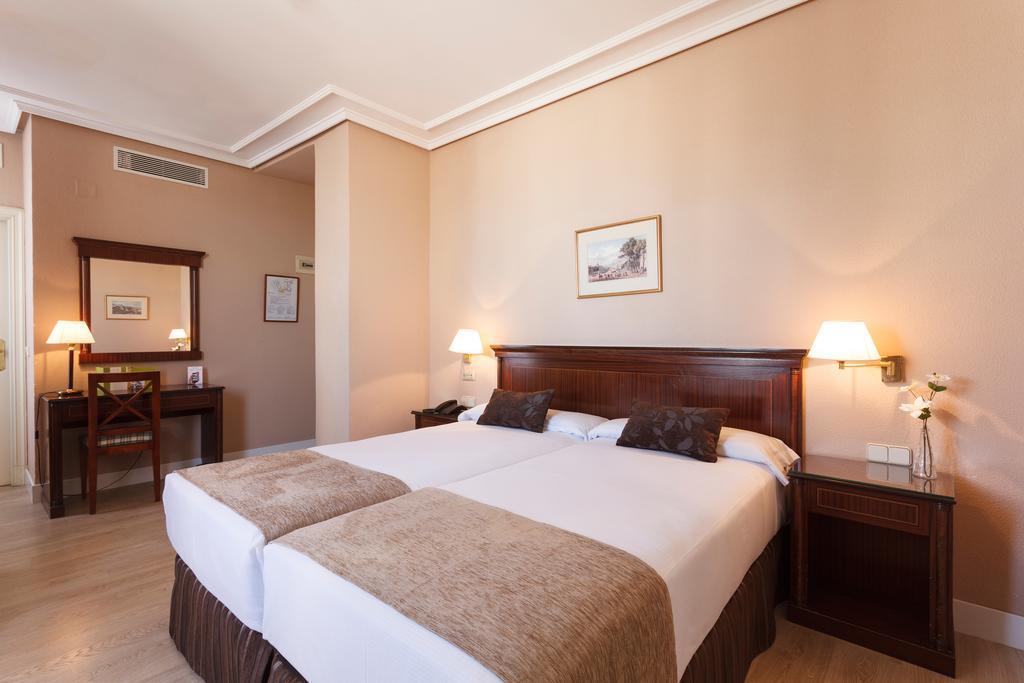 Room Mate Macarena, Madrid Gran Via Exterior photo